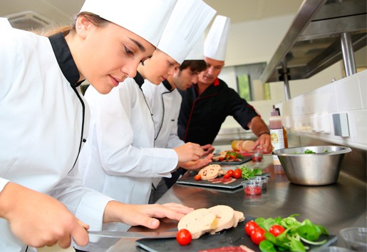 &iquest;C&Oacute;MO TIENE QUE SER UNA CHAQUETILLA DE COCINA?